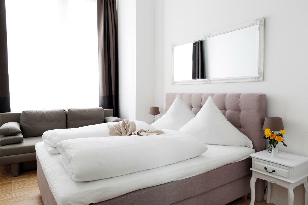 Sc 02 By Rockchair Apartments L Superhost Status L 4 Bedrooms Boxspringbeds 2 Bathrooms Balcony Elevator - Cozy Family & Business Flair Welcomes You! Berlin Eksteriør billede